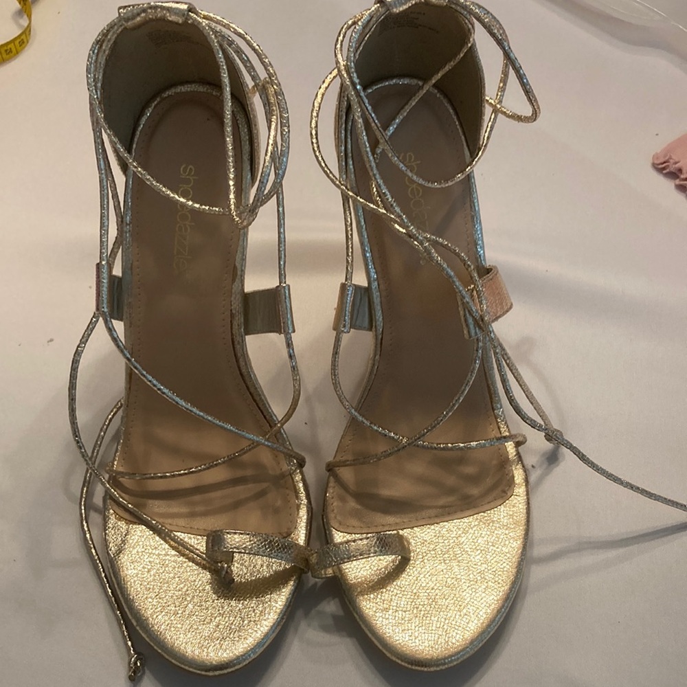Shoe Dazzle Gold Strappy wedge Heels with Glamorous Design Ankle Laces